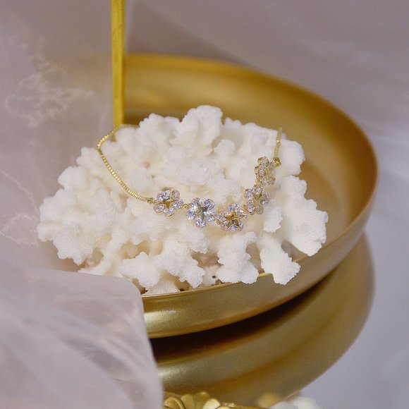 NEW 14K Gold Plated Diamond Flower Bracelet - Picture 4 of 10